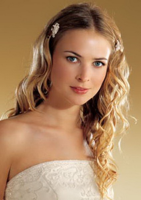 Acconciatura per sposa capelli lunghi