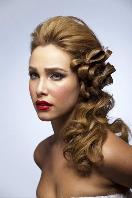 Acconciatura sposa mezzo raccolto
