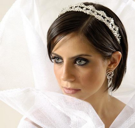 Acconciature capelli corti da sposa