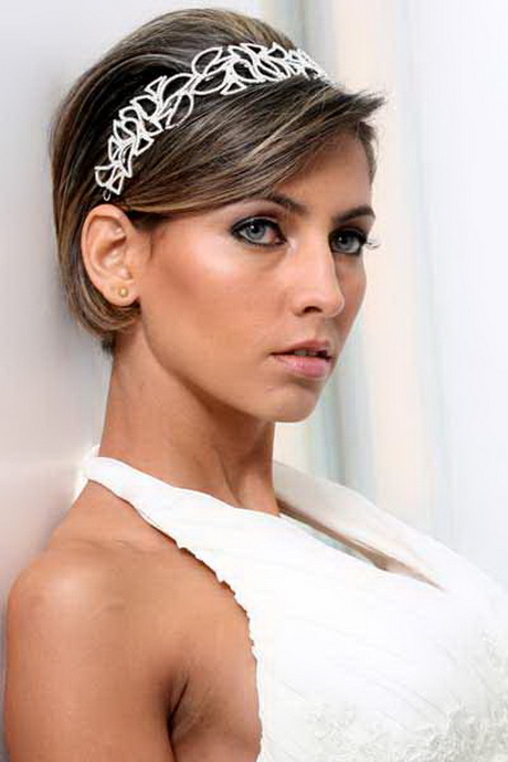 Acconciature capelli corti da sposa