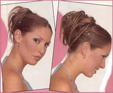 Acconciature capelli medi raccolti