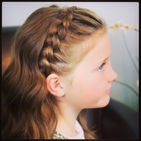 Acconciature prima comunione bambina