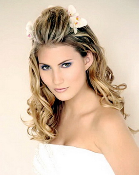 Acconciature sposa capelli ricci corti