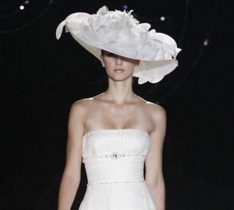 Acconciature sposa con cappello