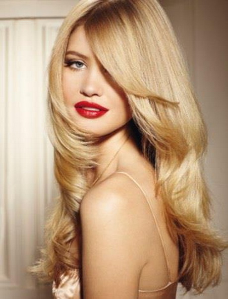 Capelli biondi scalati