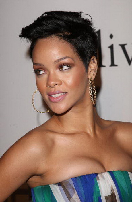 Capelli corti rihanna