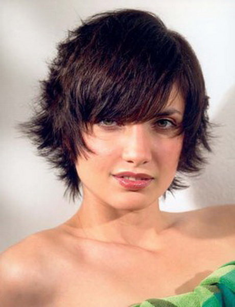 Capelli corti scalati
