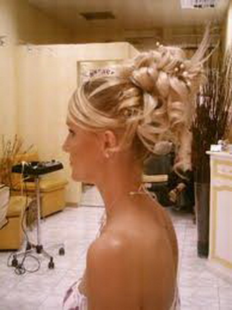 Capelli raccolti sposa