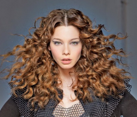 Capelli ricci 2015 donne