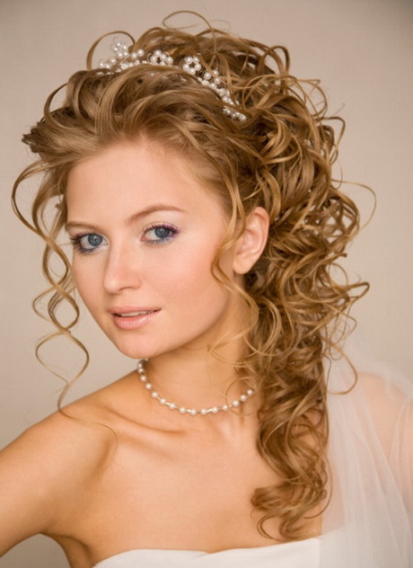 Pettinature capelli lunghi sposa