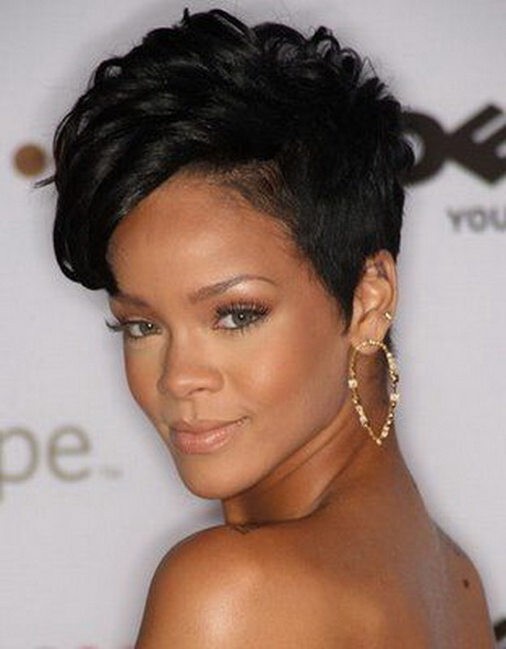 Rihanna taglio corto