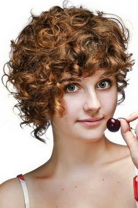 Tagli capelli corti ricci femminili 2014