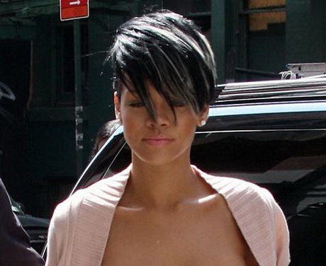 Tagli capelli corti rihanna