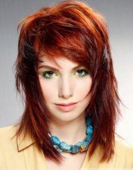 Tagli scalati capelli lunghi