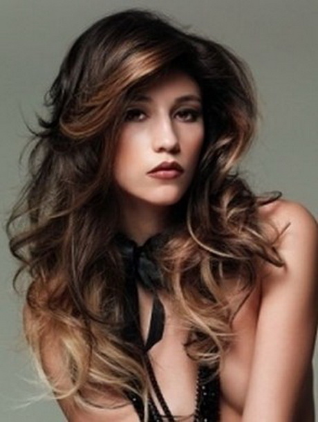 Tagli scalati per capelli ricci