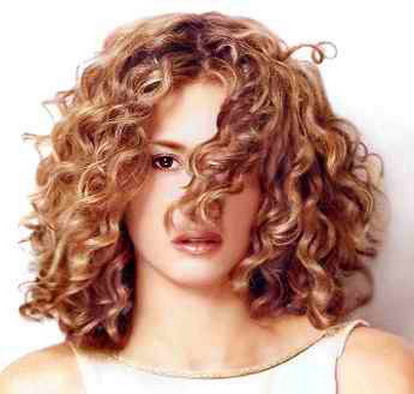 Tagli scalati per capelli ricci