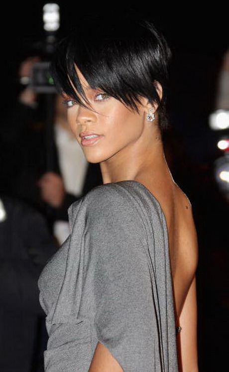 Taglio capelli corti rihanna