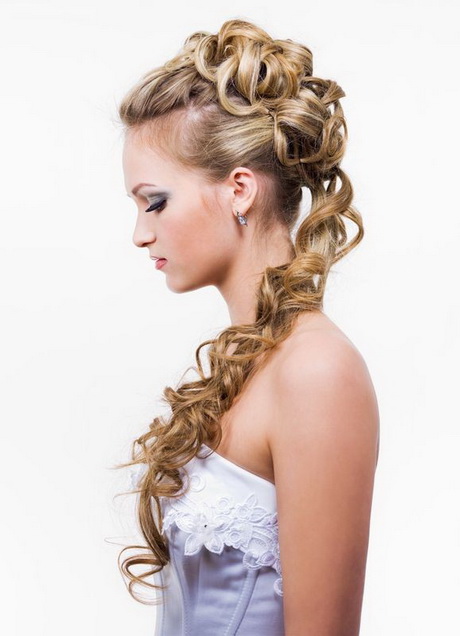 Pettinature capelli corti per matrimonio