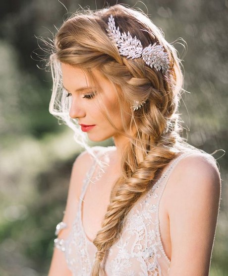 Capelli lunghi sposa 2017