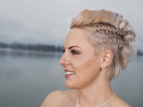 Acconciature capelli corti sposa 2018