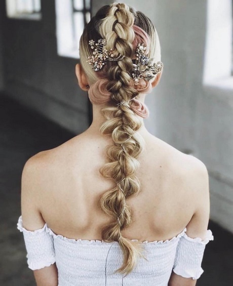 Capelli per sposa 2018