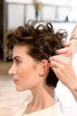 Taglio capelli corti ricci donne 2018