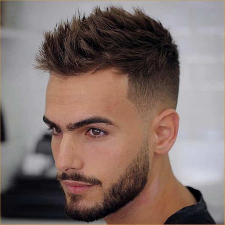 Capelli corti neri 2019