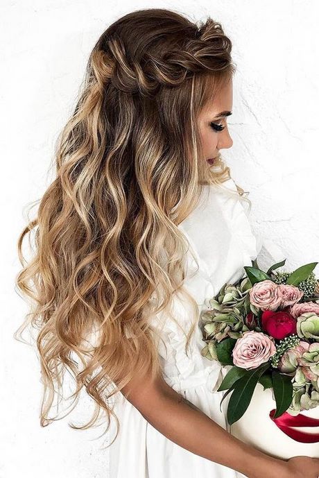 Capelli lunghi sposa 2019