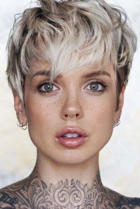 Capelli semi corti 2019