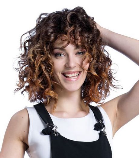 Tagli capelli ricci medi 2019