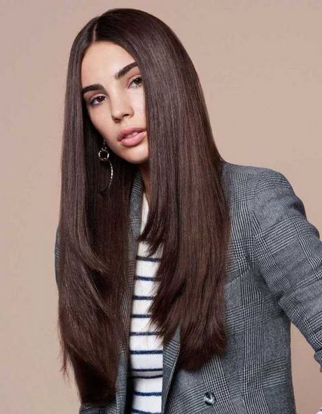 Taglio capelli lisci 2021