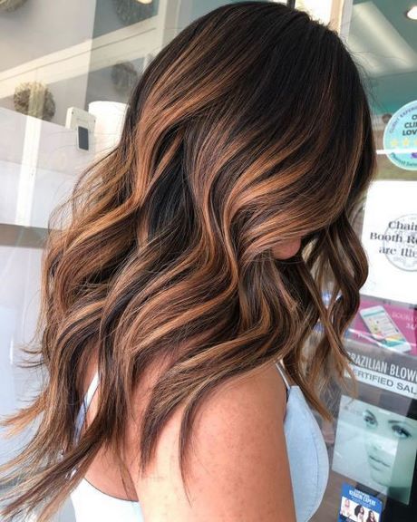 Tendenze colore capelli autunno 2021