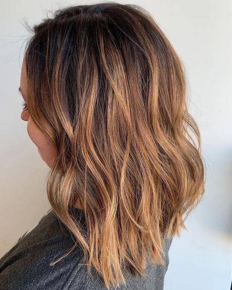 Tendenze colore capelli autunno 2021