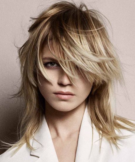 Capelli lunghi donna 2022