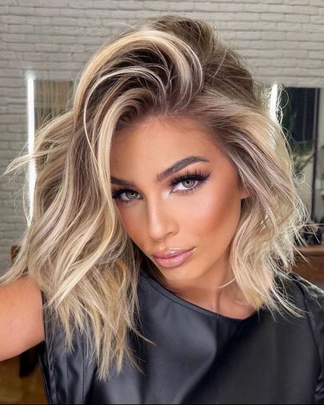 Capelli lunghi donna 2022