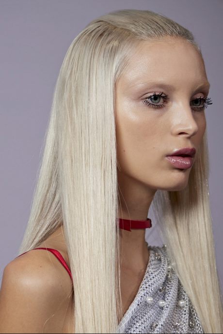 Capelli corti rossi 2023