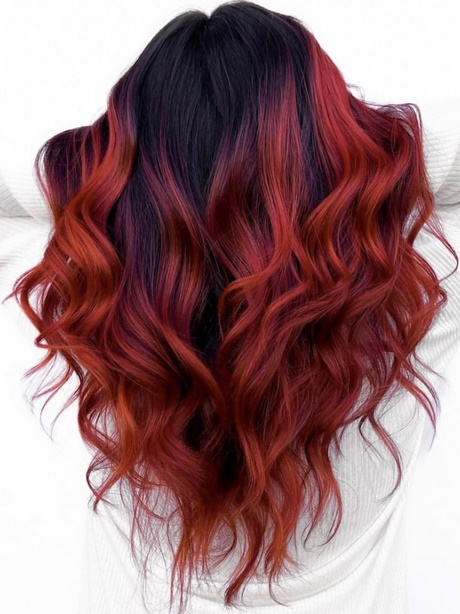 Capelli corti rossi 2023