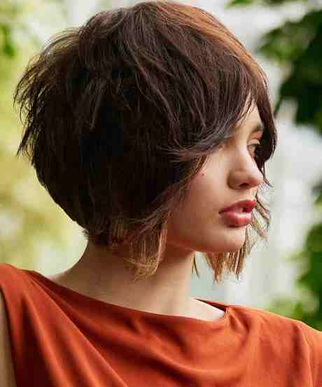 Capelli medio corti 2023 donne