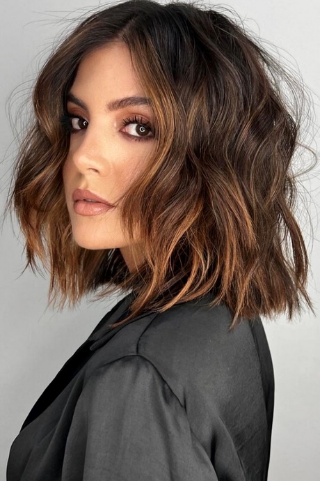 Capelli medio corti 2023 donne