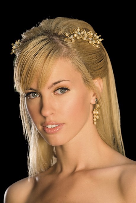 Acconciature capelli lisci sposa