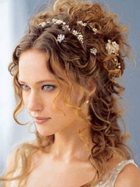 Acconciature capelli ricci matrimonio