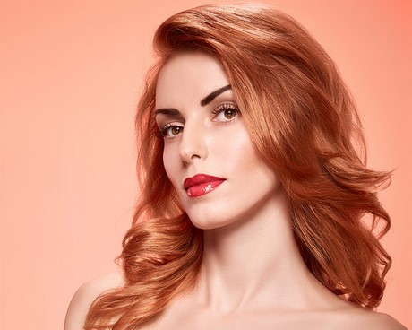 Capelli biondi con meches rosse
