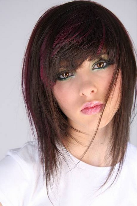 Capelli castani con meches rosse