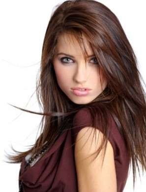 Capelli castani con meches rosse