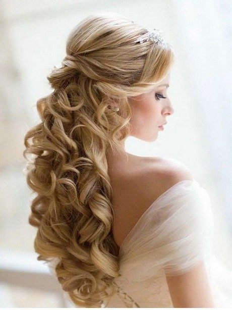 Capelli ricci per matrimonio