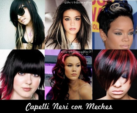 Ciocche colorate su capelli neri