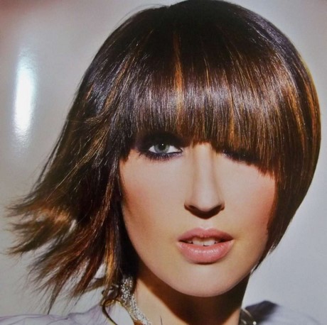 Meches rosse su capelli neri
