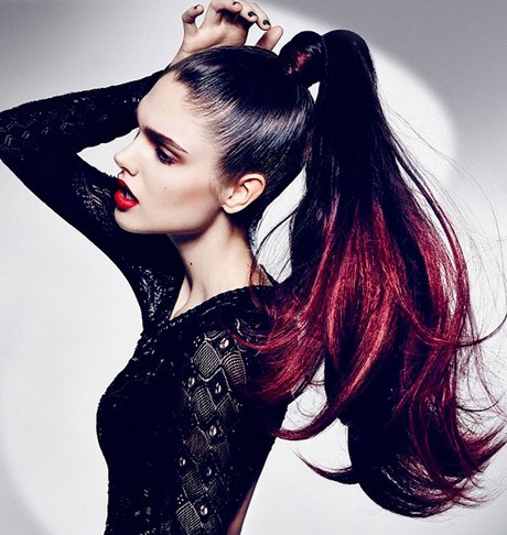 Meches rosse su capelli neri