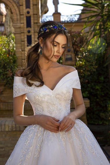 Acconciature sposa ricci 2020