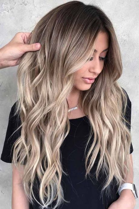 Capelli lunghi shatush 2020